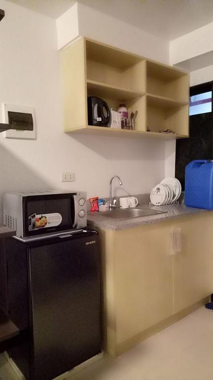 Darvy Suite Muntinlupa City Экстерьер фото